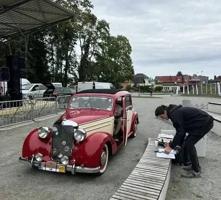 Blisko 100 zabytkowych Mercedesów w Wolinie – StarDrive Poland 2026